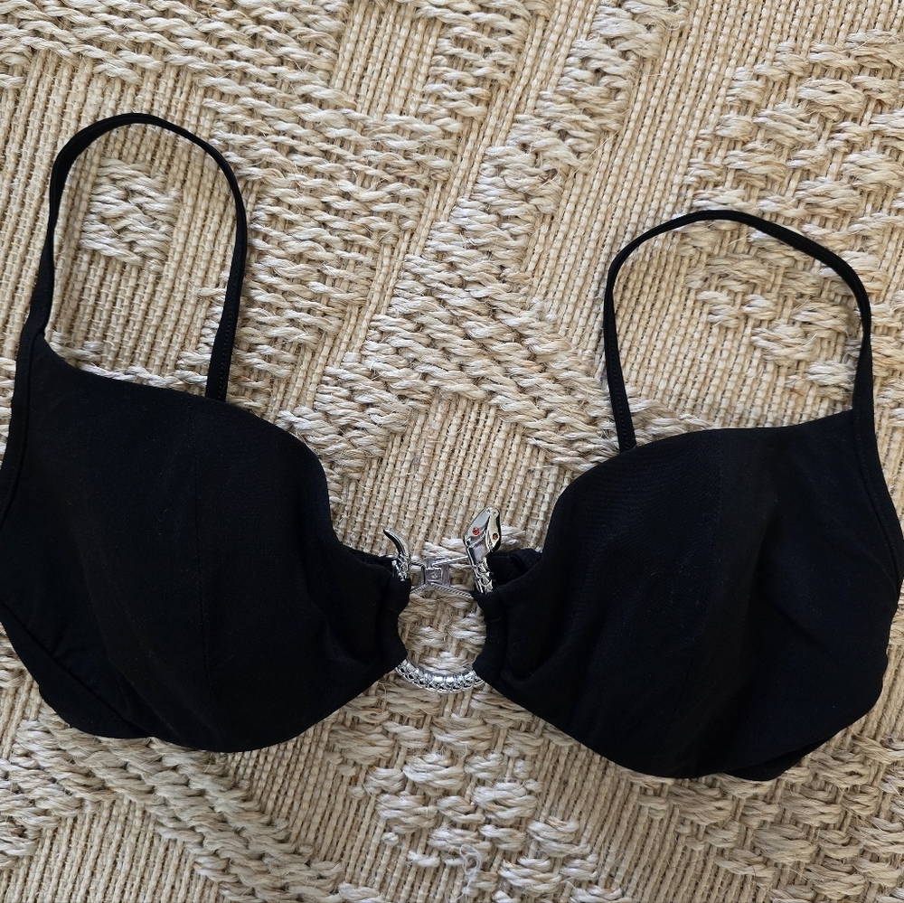 Black Underwire Bikini Top with Decorative Ring